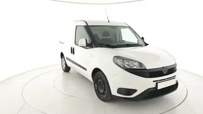 Usata Fiat Doblò 95 CV (69 kW) 2022 Bianco Monovolume