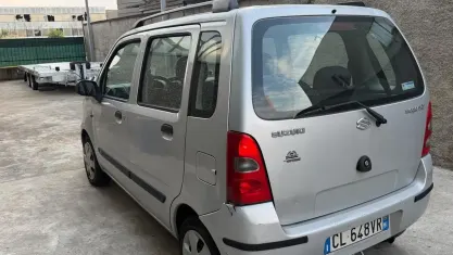 Usata Suzuki Wagon R+ 94 CV (69 kW) 2004 Grigio Monovolume