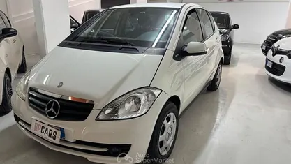 Bianco Usata 2010 Mercedes A160 Tre volumi | 3499 € (Buon prezzo)