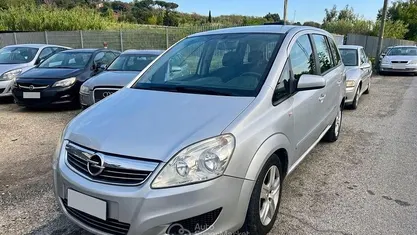 Usata Opel Zafira 140 CV (102 kW) 2010 Monovolume