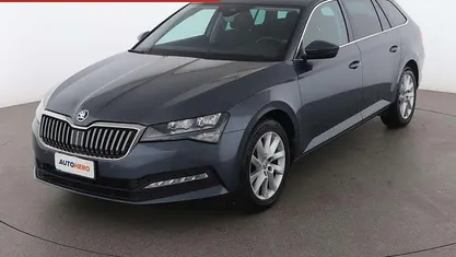 Grigio Usata 2021 Skoda Superb Executive Station wagon | 19.299 € (Super prezzo)