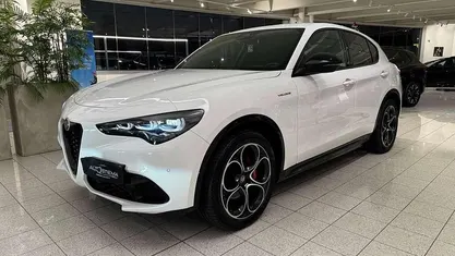 Bianco Usata 2024 Alfa Romeo Stelvio Veloce SUV | 37.490 € (Buon prezzo)