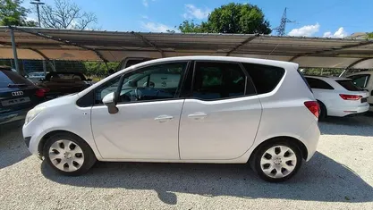 Usata Opel Meriva 95 CV (69 kW) 2011 Bianco Monovolume