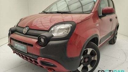 Usado Fiat Panda Cross Cross 70 CV (51 kW) 2024 Rojo Utilitario