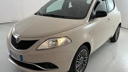 Bianco Usata 2017 Lancia Ypsilon Gold Utilitaria | 8400 € (Ottimo prezzo)
