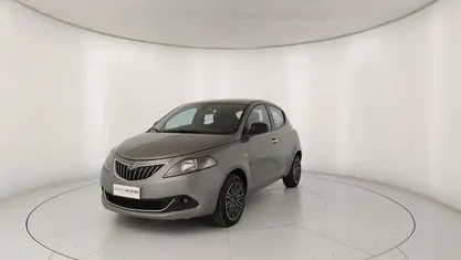 Grigio Usata 2022 Lancia Ypsilon Gold Due volumi | 11.600 € (Buon prezzo)