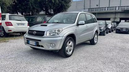 Usata Toyota RAV4 116 CV (85 kW) 2004 Argento SUV