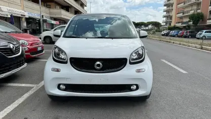 Begagnad Smart ForTwo Coupé Prime 90 HK (66 kW) 2018 Vit Sportkupé