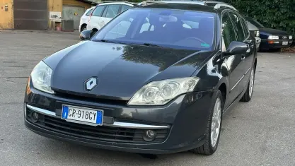Usata Renault Laguna III 150 CV (110 kW) 2008 Grigio Station wagon