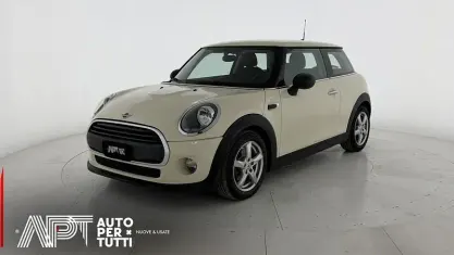 Usata Mini ONE 75 CV (55 kW) 2018 Beige Utilitaria
