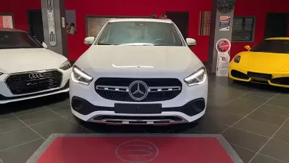 Usado Mercedes GLA200 150 CV (110 kW) 2023 Negro SUV