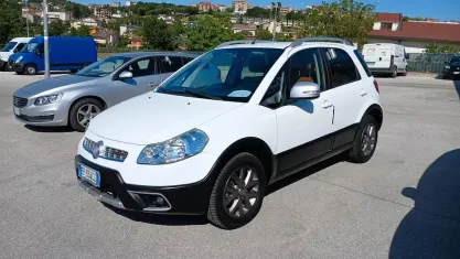 Usata Fiat Sedici 135 CV (99 kW) 2013 Bianco SUV
