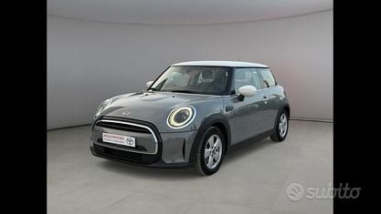 Usado Mini Cooper Classic 136 HP (100 kW) 2022 Cinzento Citadino