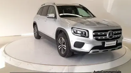 Usata Mercedes GLB180 116 CV (85 kW) 2021 Argento SUV