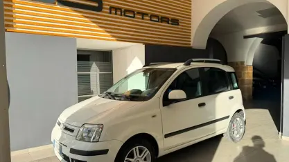 Usata Fiat Panda Emotion 75 CV (55 kW) 2011 Bianco Utilitaria