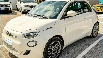 Usata Fiat 500e Icon 42 kW (58 CV) 2022 Bianco Berlina