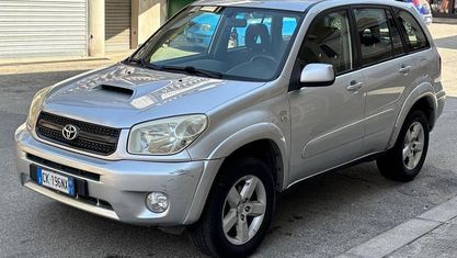 Usata Toyota RAV4 Sol 116 CV (85 kW) 2004 Argento SUV