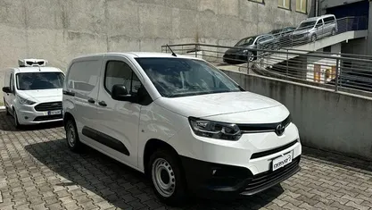 Usata Toyota Proace Comfort 101 CV (74 kW) 2020 Bianco Monovolume
