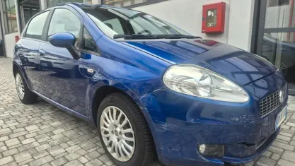Usata Fiat Punto Active 69 CV (50 kW) 2009 Blu Utilitaria
