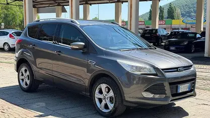Usata Ford Kuga Business Edition 120 CV (88 kW) 2016 Grigio SUV