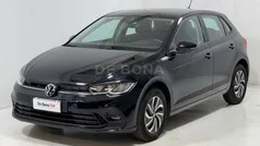 Deep black perlato Usata 2024 VW Polo Life Tre volumi | 21.800 € (Buon prezzo)