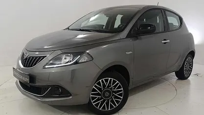 Grigio scuro Usata 2024 Lancia Ypsilon S Due volumi | 13.900 € (Buon prezzo)