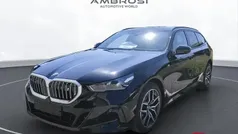 Black sapphire metallizzato Nuova 2025 BMW i5 M Sport Tre volumi | 64.000 € (Ottimo prezzo)
