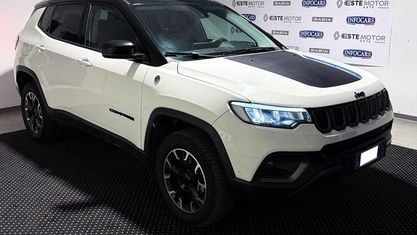 Usata Jeep Compass Trailhawk 240 CV (176 kW) 2023 Bianco metallizzato SUV