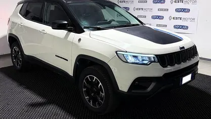 Usado Jeep Compass Trailhawk 240 CV (176 kW) 2023 Blanco SUV