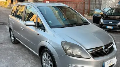 Usata Opel Zafira Cosmo 120 CV (88 kW) 2006 Grigio Monovolume