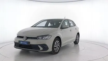 Usata VW Polo Life 95 CV (69 kW) 2023 Ascot grey Utilitaria