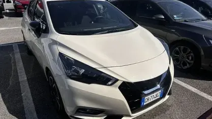 Usata Nissan Micra 92 CV (67 kW) 2022 Beige Utilitaria