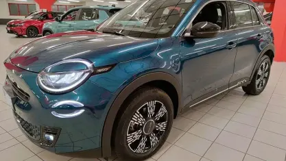 Usata Fiat 600 Pop 136 CV (100 kW) 2025 Verde SUV