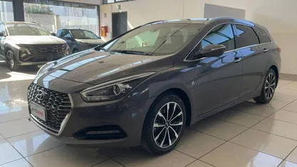 Usata Hyundai i40 136 CV (100 kW) 2019 Grigio Station wagon