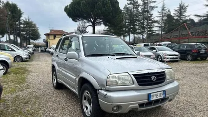 Usata Suzuki Grand Vitara 109 CV (80 kW) 2001 Gray SUV