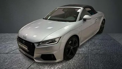 Usata Audi TT Roadster S-line plus 184 CV (135 kW) 2016 Argento Cabrio