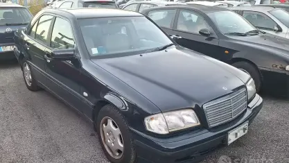 Usata Mercedes C200 Classic 192 CV (141 kW) 1997 Bluazzurro Berlina
