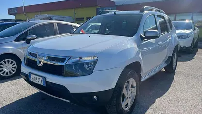 Bianco Usata 2011 Dacia Duster Lauréate SUV | 9500 € (Molto cara)