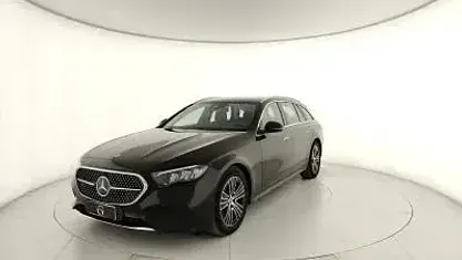 Usata Mercedes E200 Advanced 163 CV (119 kW) 2025 Nero Berlina