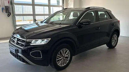 Usata VW T-Roc Life 116 CV (85 kW) 2025 Nero SUV
