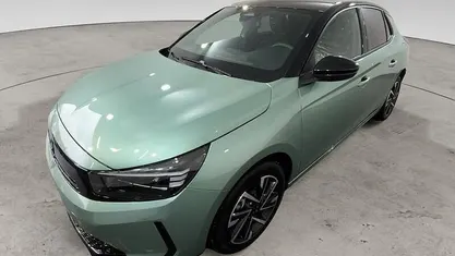 Nuova Opel Corsa 100 CV (73 kW) 2025 Verde Utilitaria