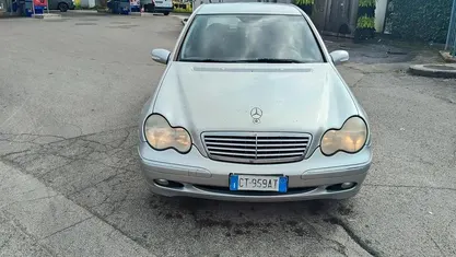 Usata Mercedes C220 Elegance 122 CV (89 kW) 2005 Berlina