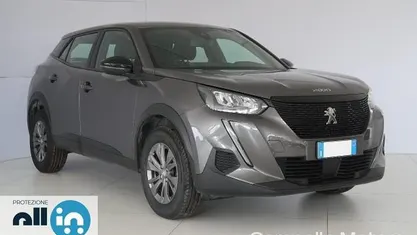 Grigio Usata 2023 Peugeot 2008 S SUV | 16.800 € (Ottimo prezzo)