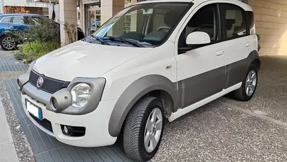 Bianco Usata 2011 Fiat Panda Cross Cross Due volumi | 7500 € (Buon prezzo)