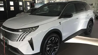 Bianco Usata 2024 Peugeot 5008 GTi Monovolume | 39.900 € (Cara)