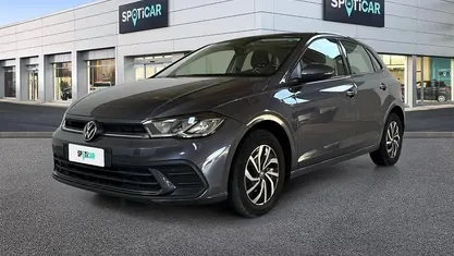 Usata VW Polo Life 95 CV (69 kW) 2023 Grigio Utilitaria