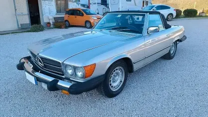 Usata Mercedes SL380 218 CV (160 kW) 1984 Grigio Cabrio