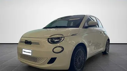 Usata Fiat 500e Passion 85 kW (116 CV) 2021 Utilitaria