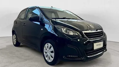 Usata Peugeot 108 Active 72 CV (52 kW) 2021 Nero Utilitaria