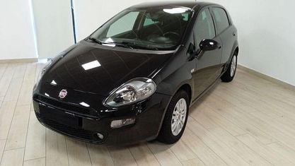 Begagnad Fiat Punto Street 77 HK (56 kW) 2018 Svart Halvkombi